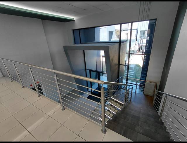 587M² OFFICE TO LET IN HALFWAY GARDENS